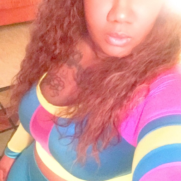 2 Piece Colorblock Set - Picture 2 of 3